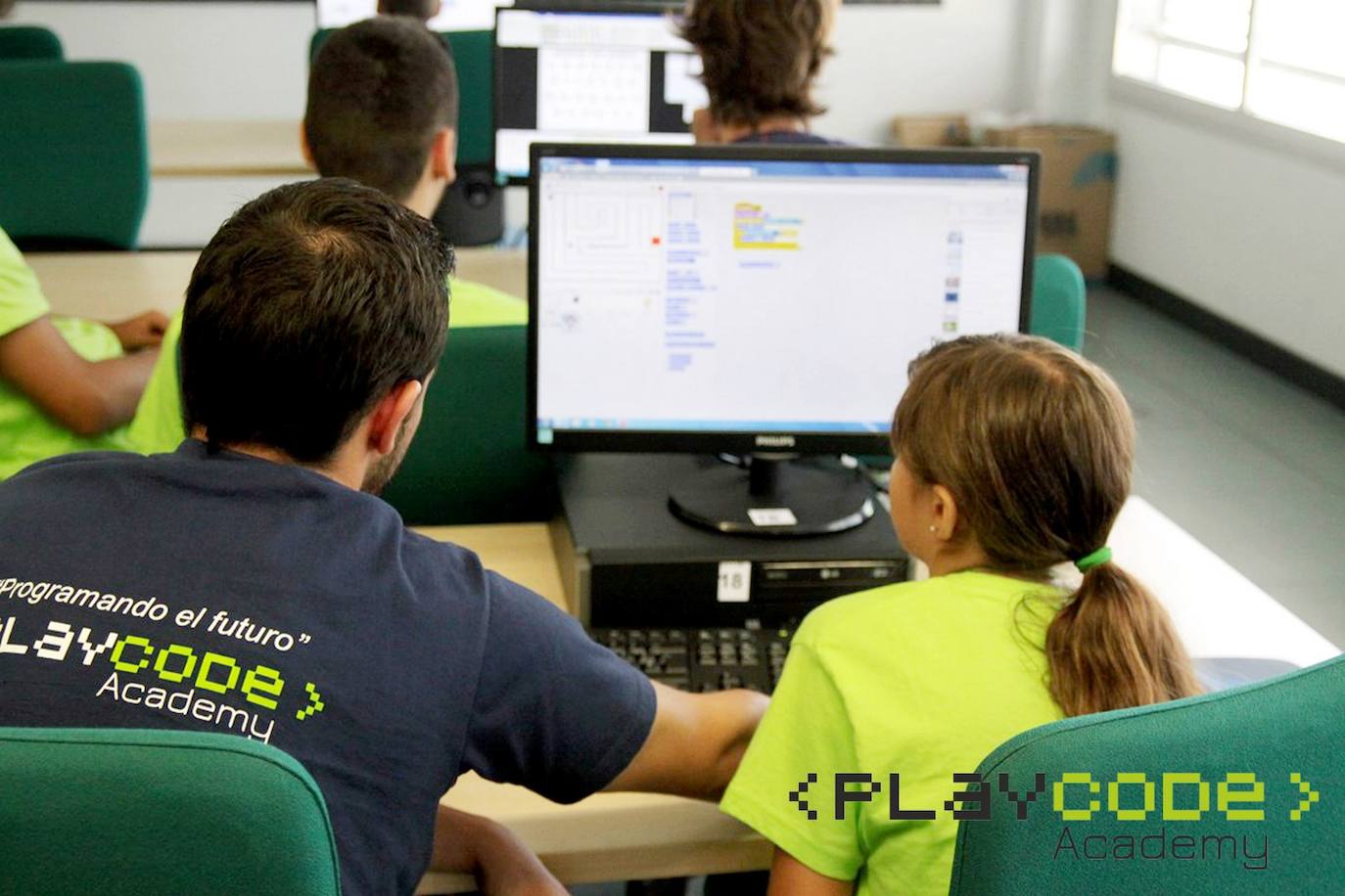 Play Code Academy, programando el futuro de los jóvenes leoneses. 