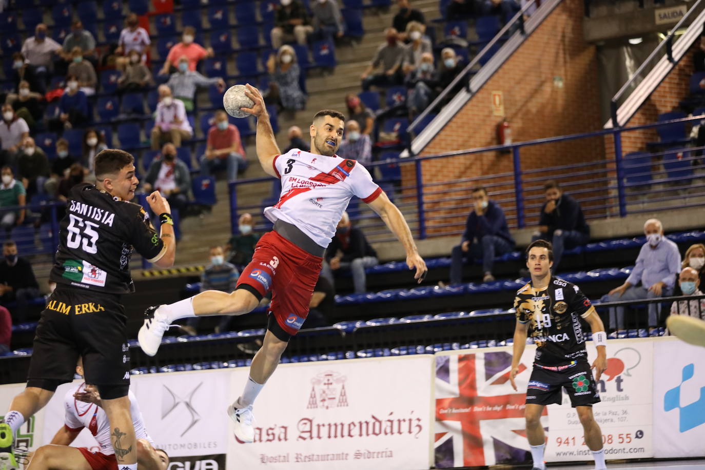 El conjunto ademarista ha disputado ante Logroño en tierras riojanas la ida de la eliminatoria previa a la fase de grupos de la EHF European League con derrota 34-30