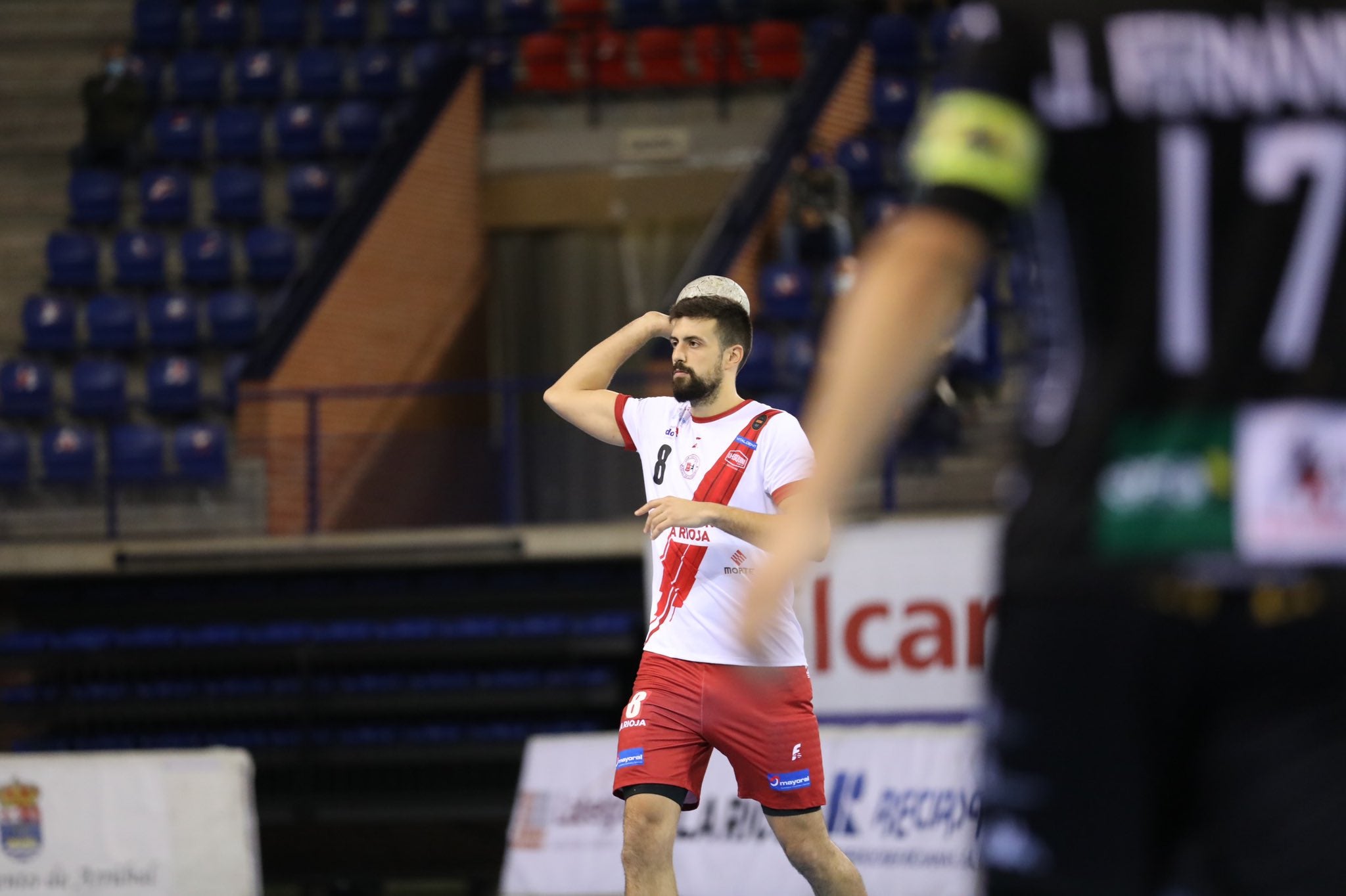 El conjunto ademarista ha disputado ante Logroño en tierras riojanas la ida de la eliminatoria previa a la fase de grupos de la EHF European League con derrota 34-30