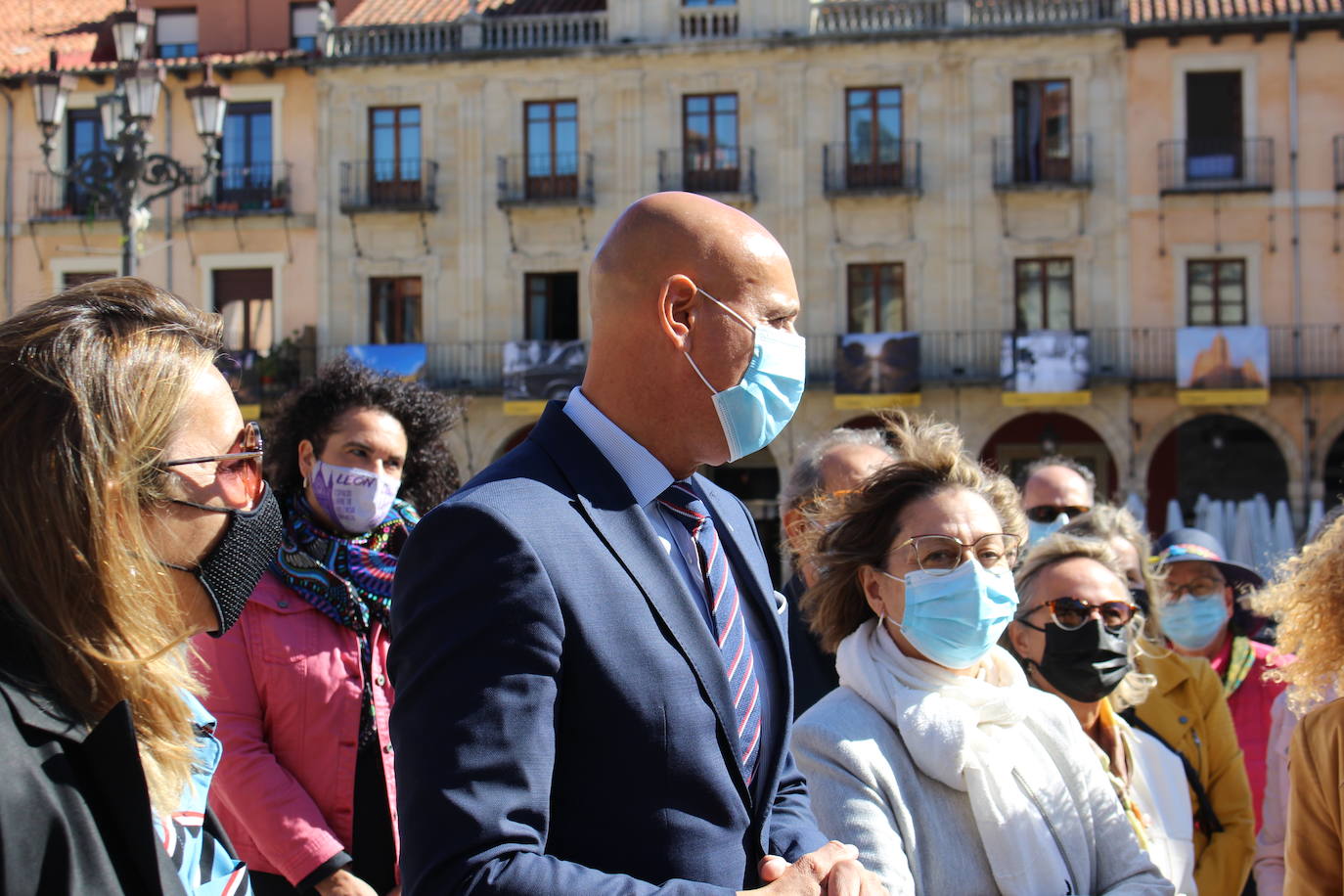 La colección se puede admirar en la Plaza Mayor durante los próximos dos meses.