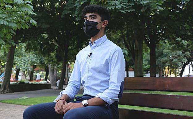 Galería. Marcos Alaiz es el coordinador de Virus Matemático en León.