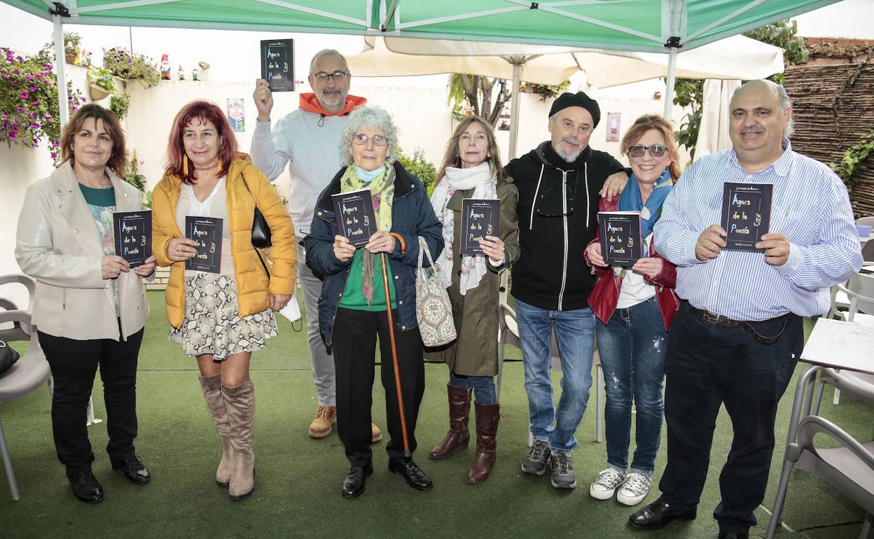 Presentación del poemario editado por el Ágora.