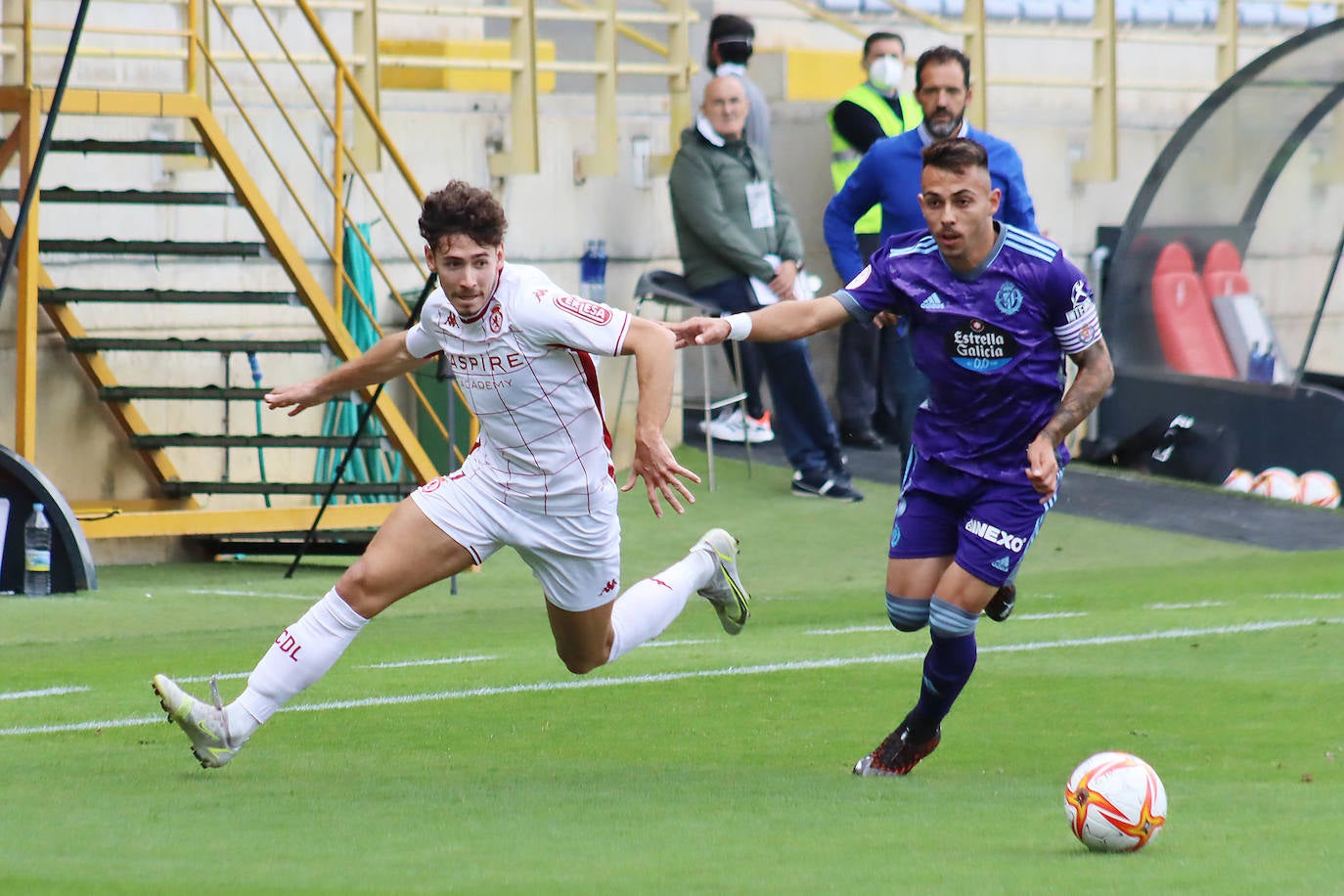 El conjunto leonés disputó en el Reino la quinta jornada de liga.