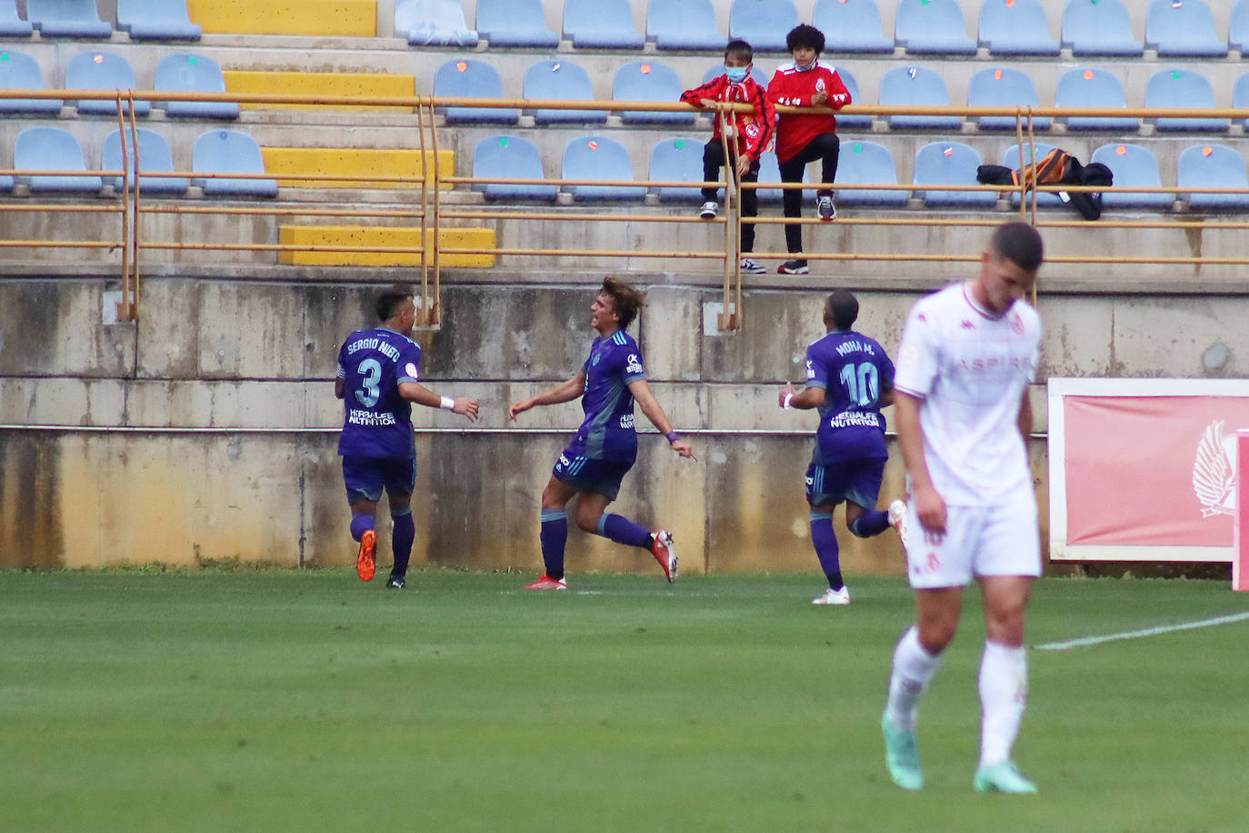 El conjunto leonés disputó en el Reino la quinta jornada de liga.