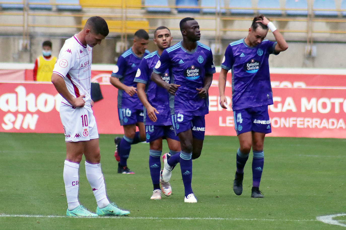 El conjunto leonés disputó en el Reino la quinta jornada de liga.