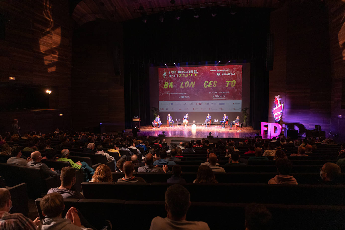 El Foro Internacional del Deporte Castilla y León ha acogido en la ciudad a varios deportistas de renombre durante sus tres días de duración.