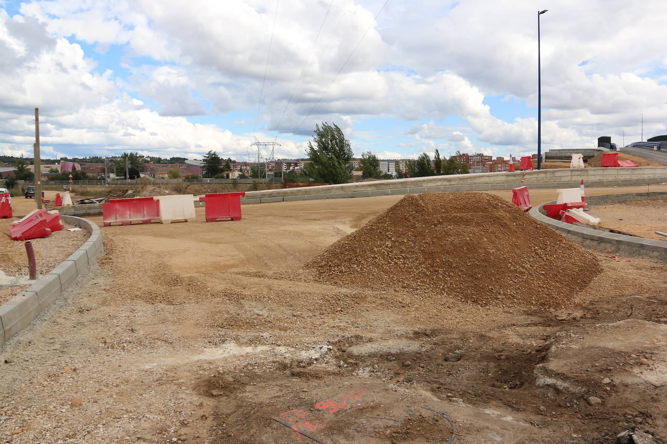 Los vecinos de San Andrés alertan de «peligro e inviabilidad» en la obra de Adif entre San Juan de Dios y el Ayuntamiento