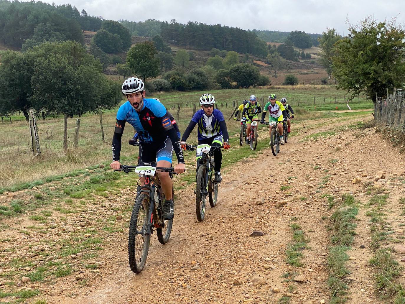 Más de 200 corredores han disfrutado de un recorrido de 50 kilómetros por la comarca de Tierras de Sahagún.