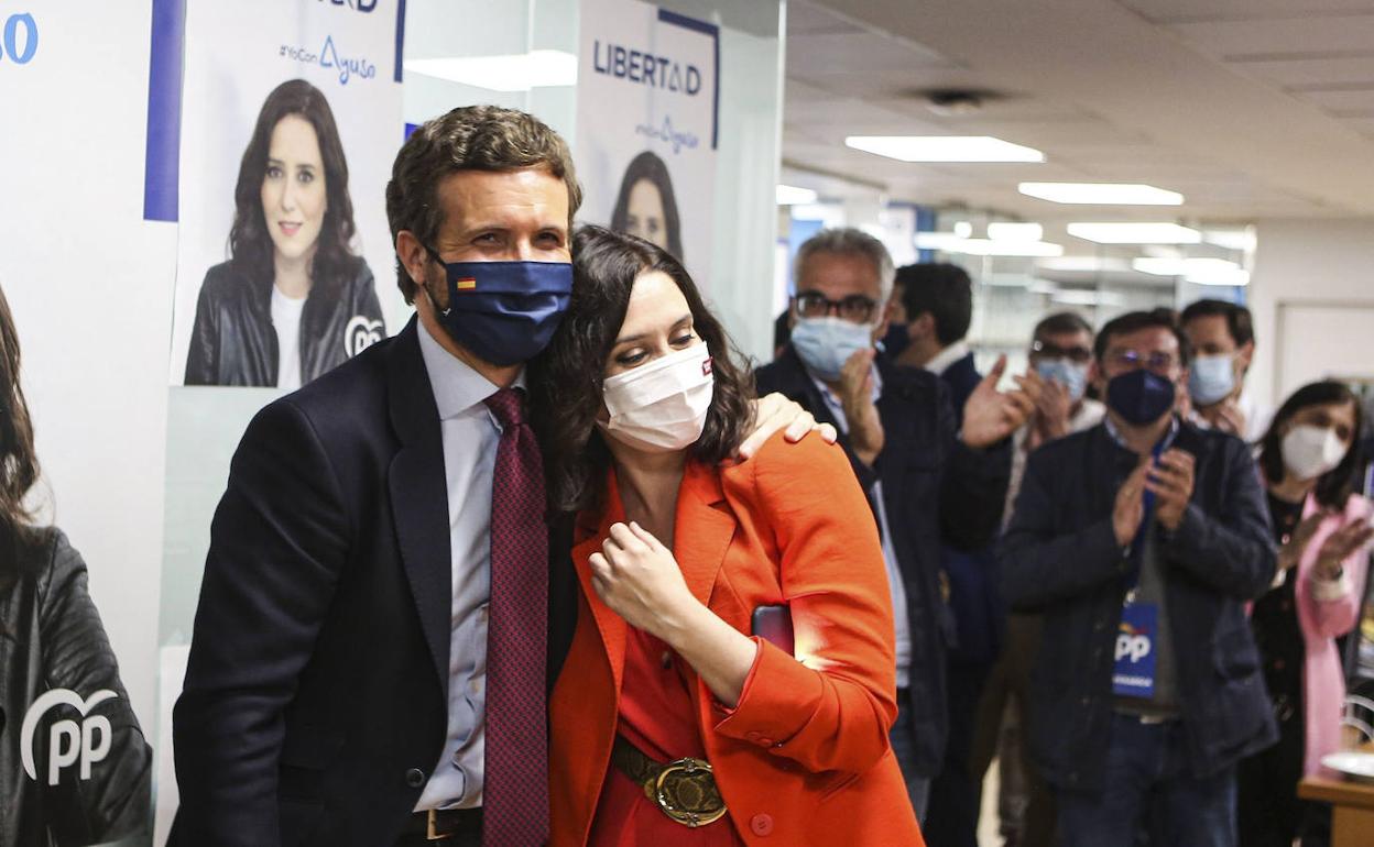 Casado y Ayuso celebran el 4 de mayo la victoria electoral de la presidenta madrileña.