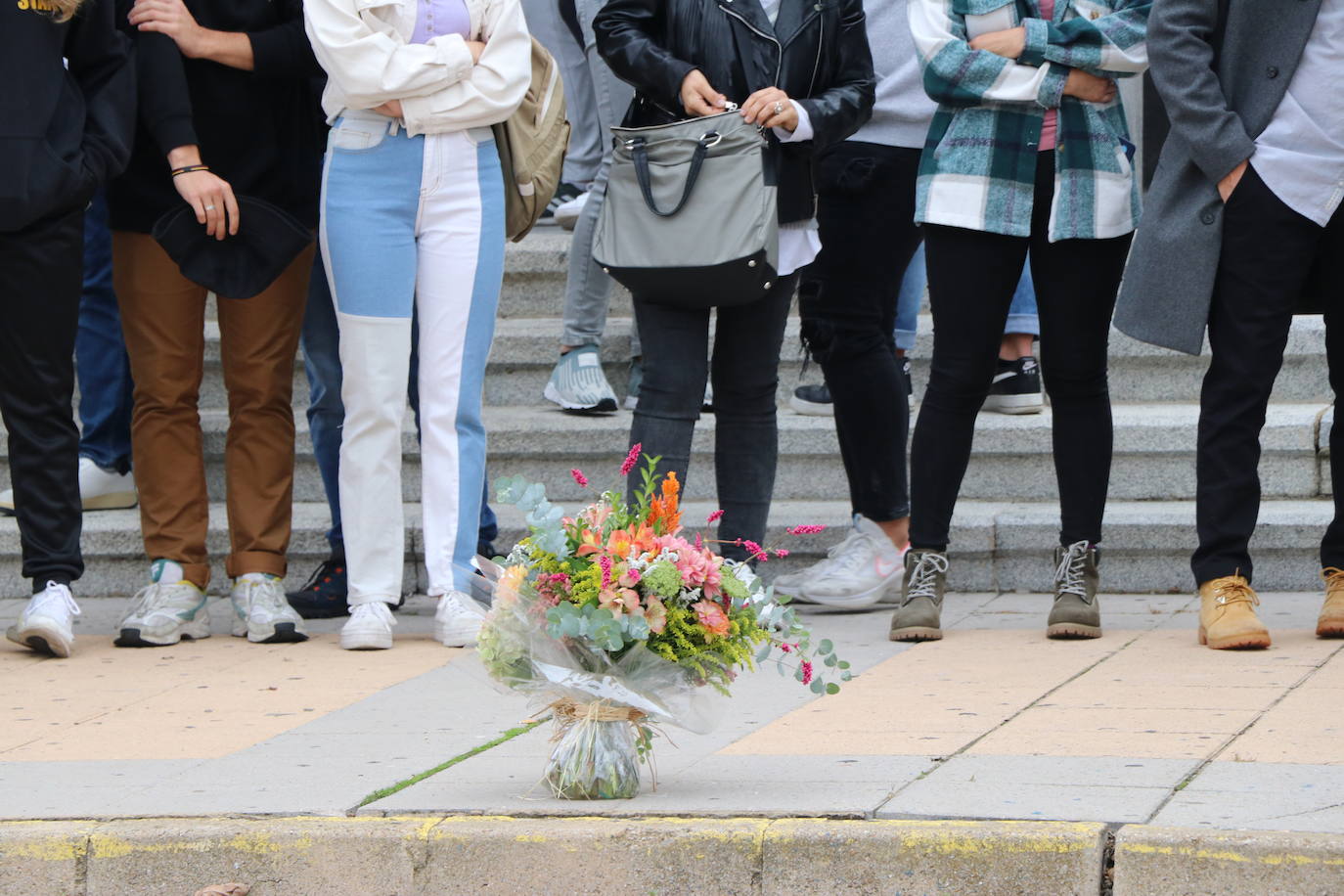 La Escuela de Ingenierías de la Universidad de León acoge el recuerdo al joven fallecido.