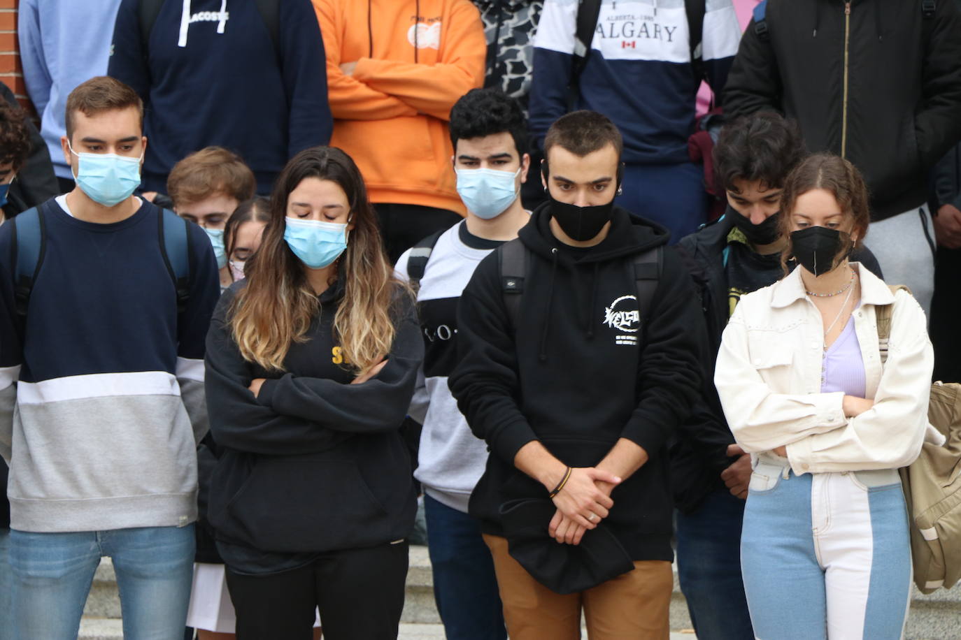 La Escuela de Ingenierías de la Universidad de León acoge el recuerdo al joven fallecido.