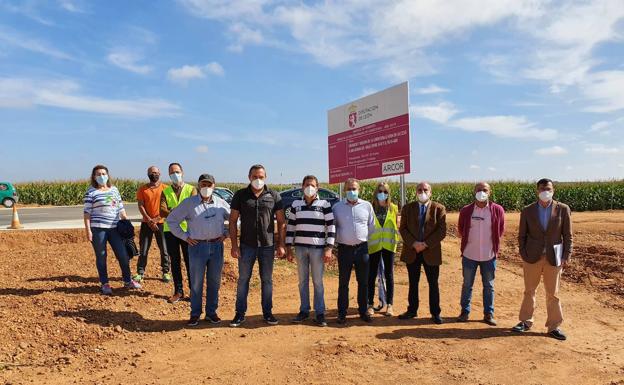 Obras en la carretera de San Adrián del Valle.