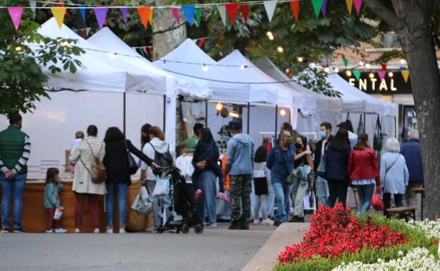 Galería. El 'Come y Calle' vuelve a San Francisco por San Froilán.