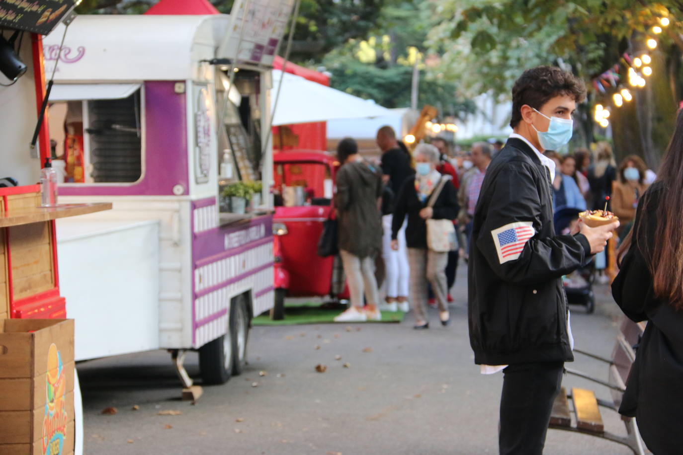 Una de las citas imprescindibles para los leoneses en San Froilán regresa al parque de San Francisco para llenar estómagos con comida de calidad para llevar y con una programación de conciertos que amenizarán las noches de otoño estas fiestas