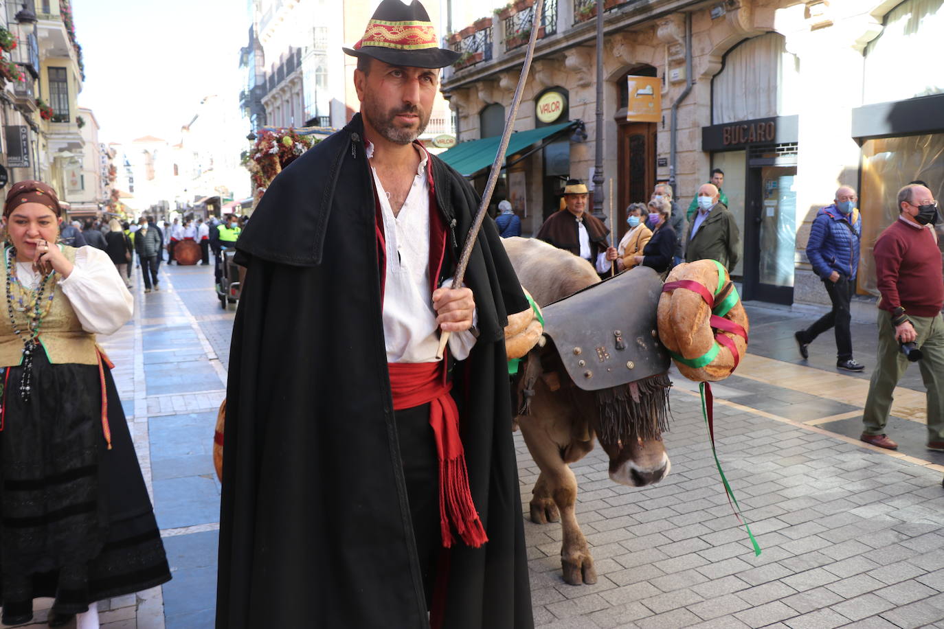 Ayuntamiento y Cabildo retomaron su habitual intercambio dialéctico sobre la obligatoriedad de la ofrenda municipal.