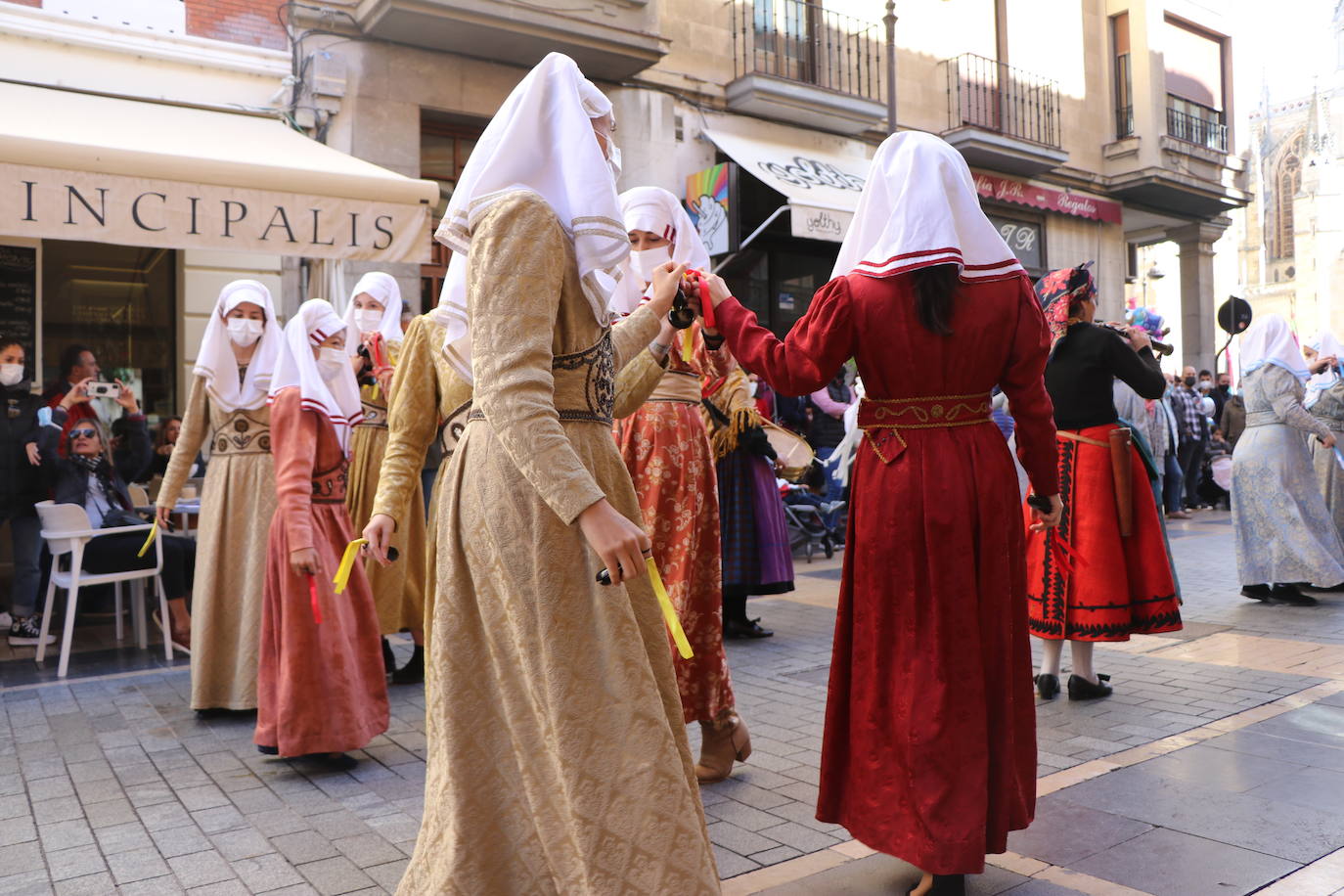 Ayuntamiento y Cabildo retomaron su habitual intercambio dialéctico sobre la obligatoriedad de la ofrenda municipal.