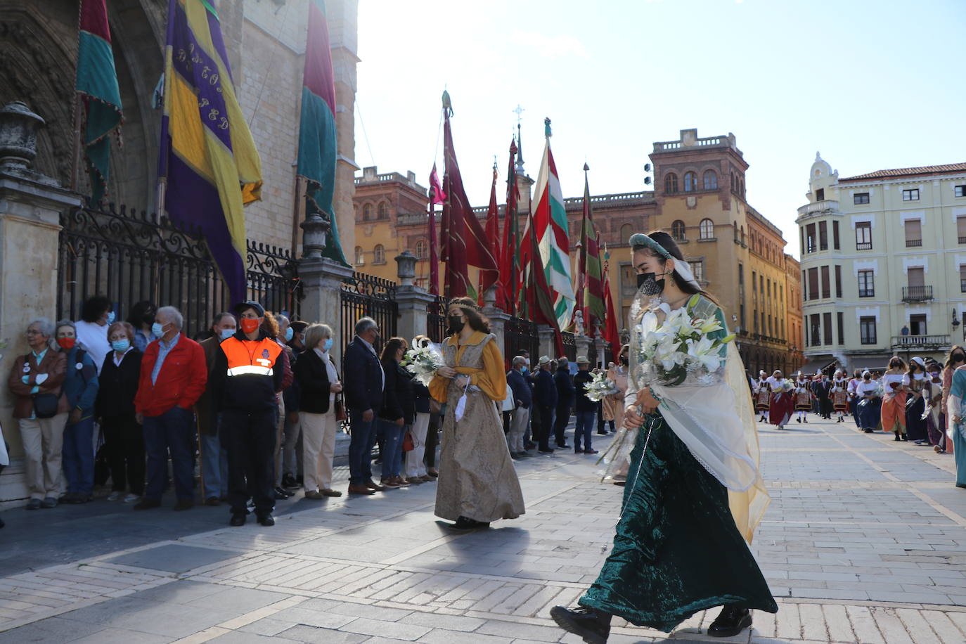 Ayuntamiento y Cabildo retomaron su habitual intercambio dialéctico sobre la obligatoriedad de la ofrenda municipal.