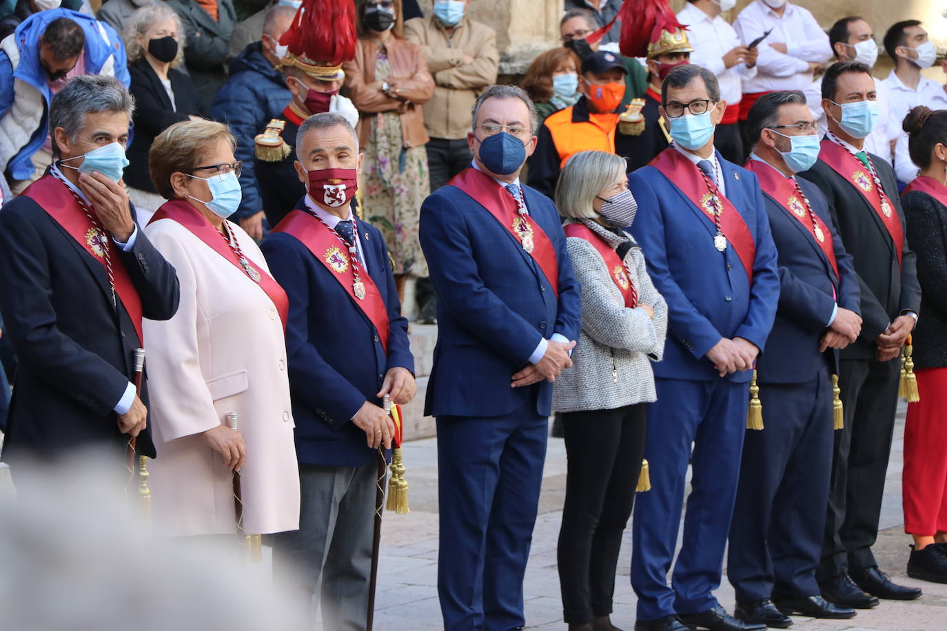 Ayuntamiento y Cabildo retomaron su habitual intercambio dialéctico sobre la obligatoriedad de la ofrenda municipal.