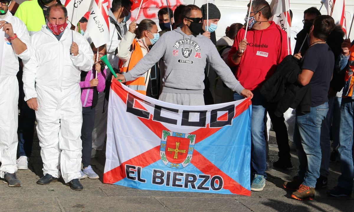 Los 52 empleados de la factoría de la empresa danesa en Villadangos del Páramo luchan contra el cierre de la misma previsto por la compañía