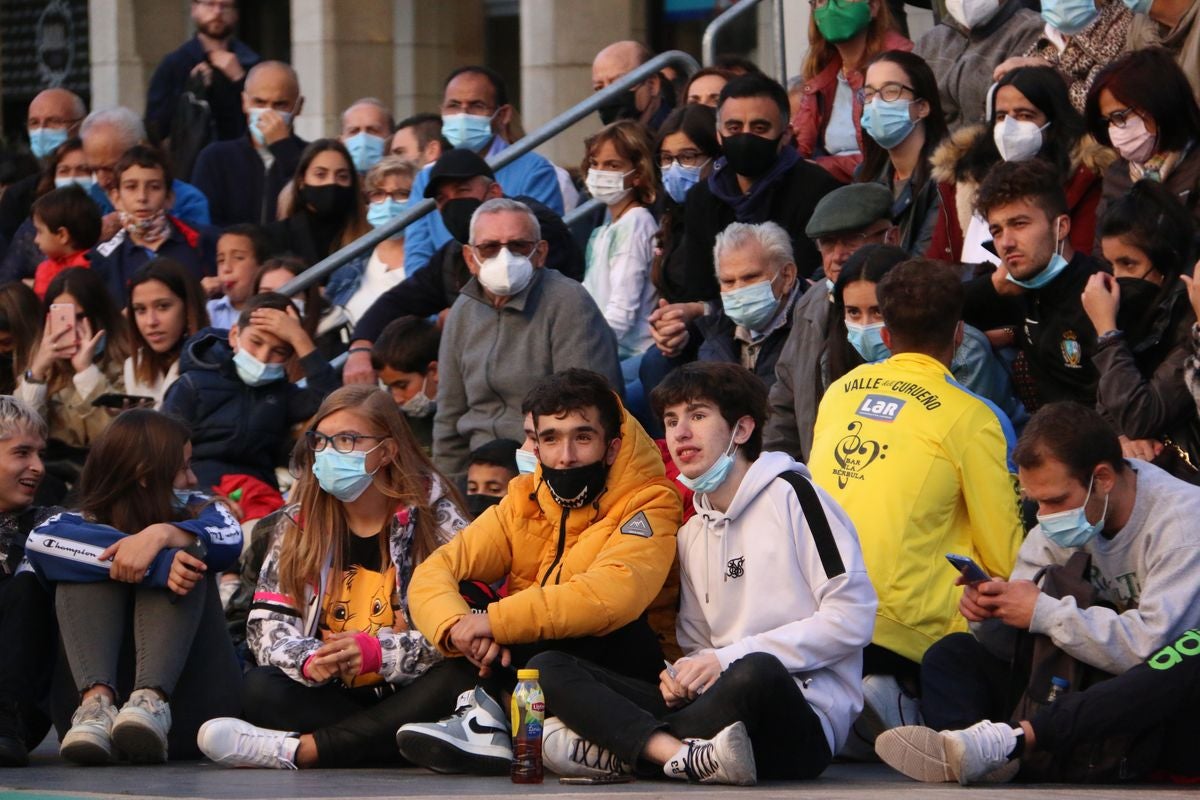 El tradicional corro de lucha de San Froilán vuelve a congregar a los aluches a los pies de la Pulchra Leonina.