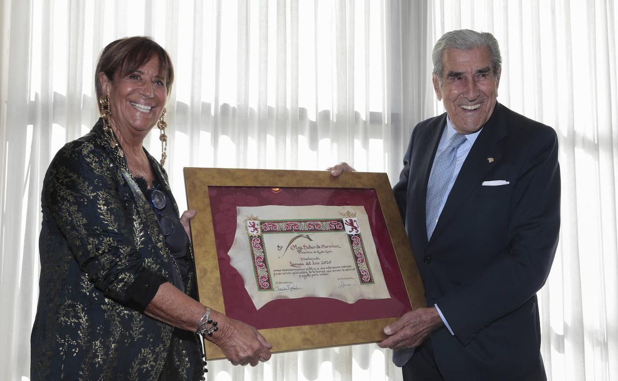 Entrega del galardón en el hotel Conde Luna.