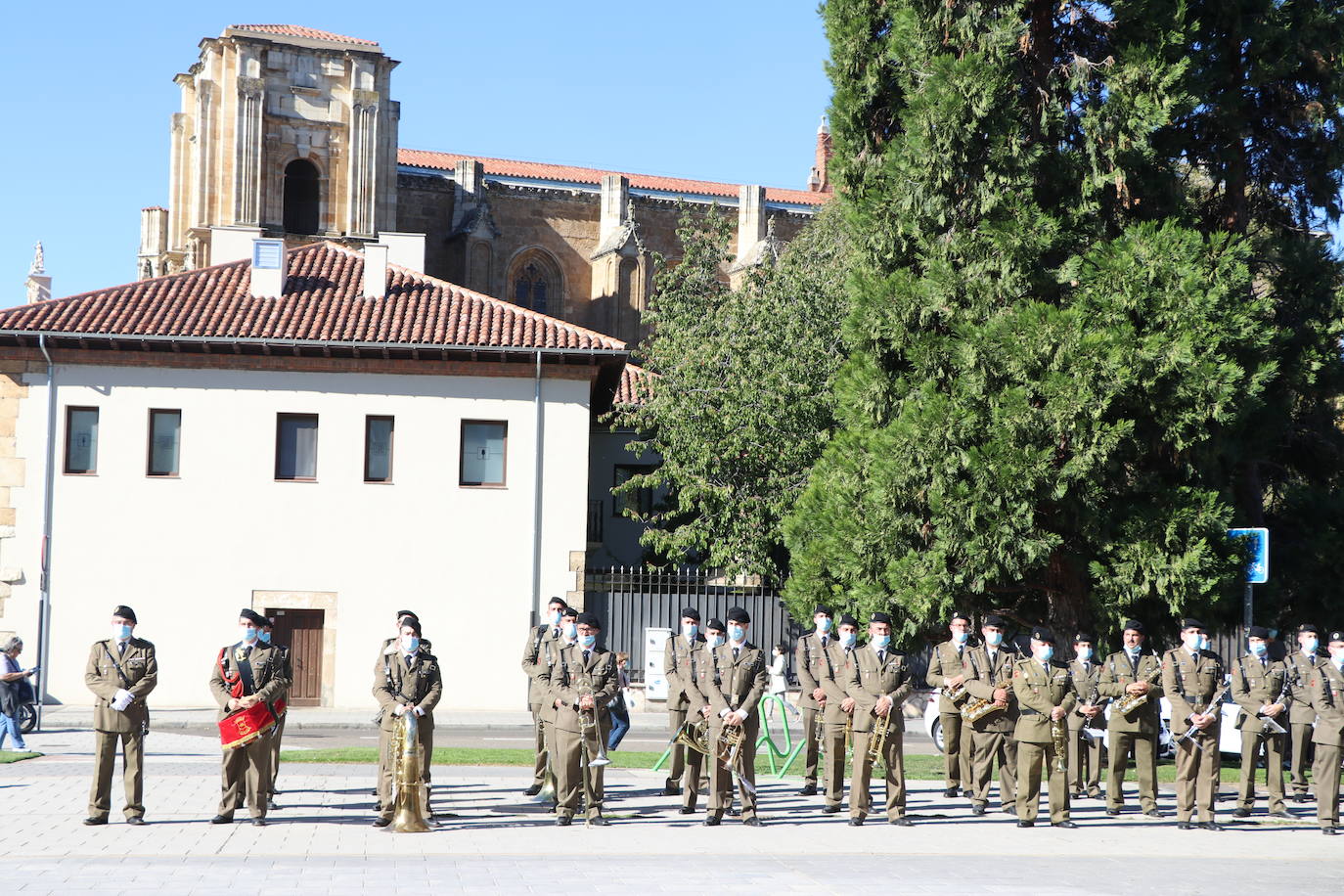 Acto castrense celebrado en León con motivo del día de la Hispanidad.