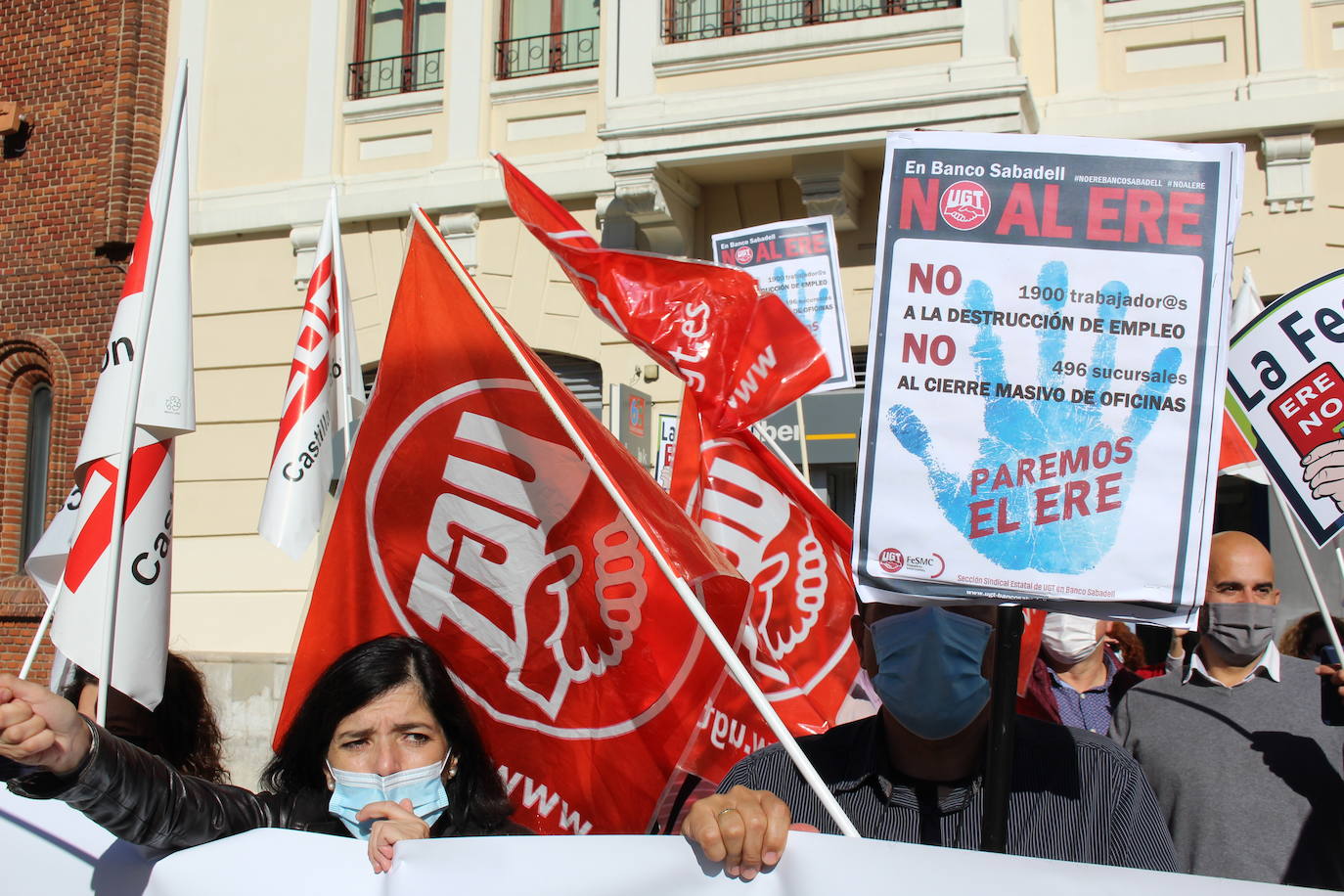 Los trabajadores de la entidad bancaria anuncian una nueva huelga el 15 de octubre si no avanzan, a su parecer, las negociaciones.