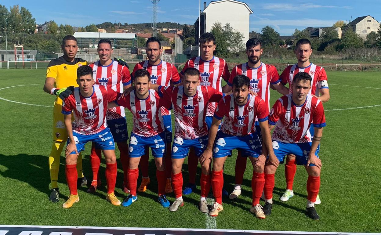 Imagen de la formación del Atlético Bembibre ante el Guijuelo