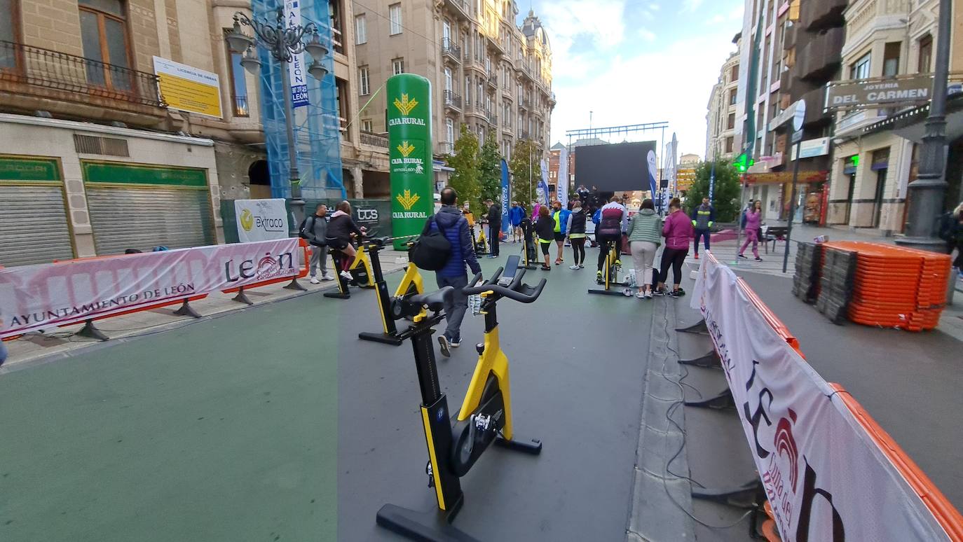 La avenida Ordoño II se convierte en un gran circuito diseñado para una carrera estática por equipos y sobre la bicicleta.