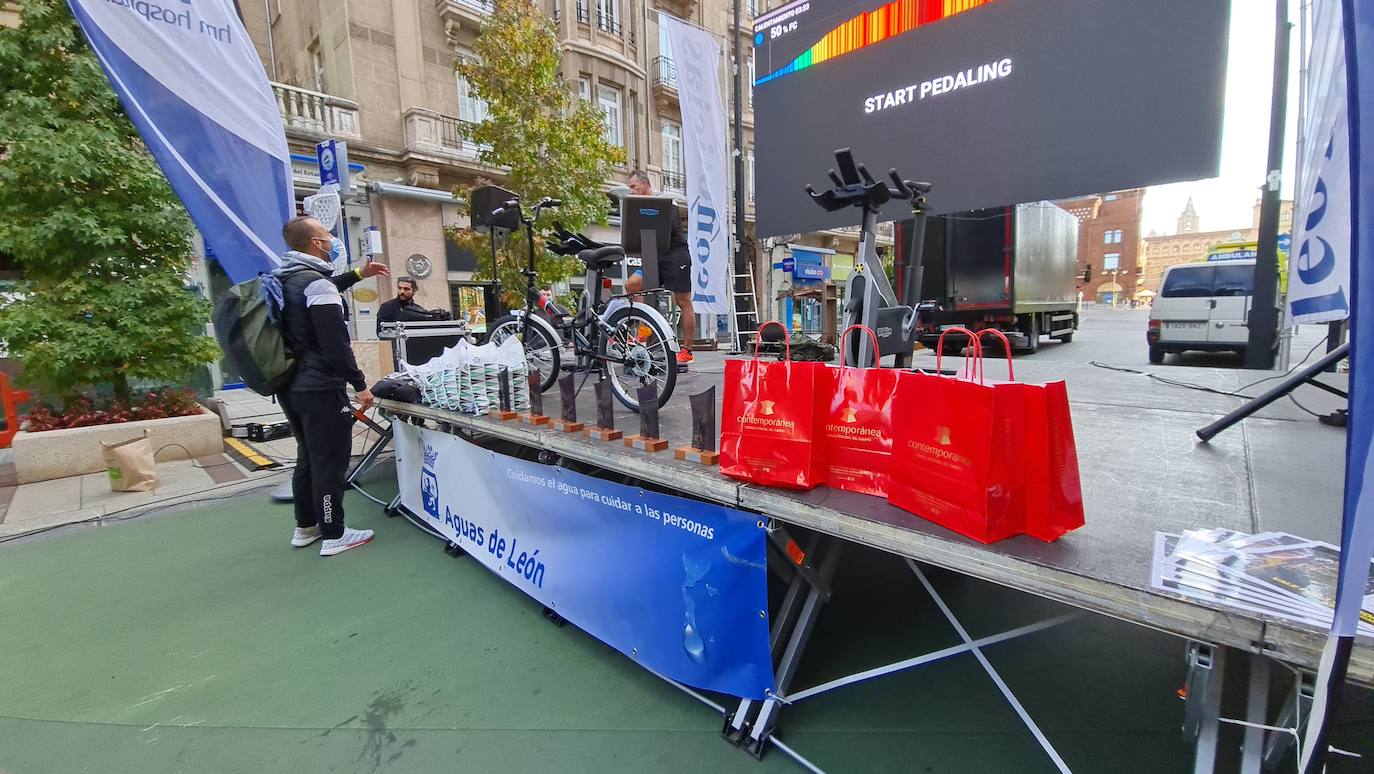 La avenida Ordoño II se convierte en un gran circuito diseñado para una carrera estática por equipos y sobre la bicicleta.