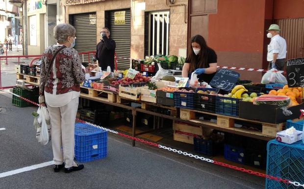 El mercado semanal de Ponferrada vuelve a su ubicación habitual, la Plaza de Abastos