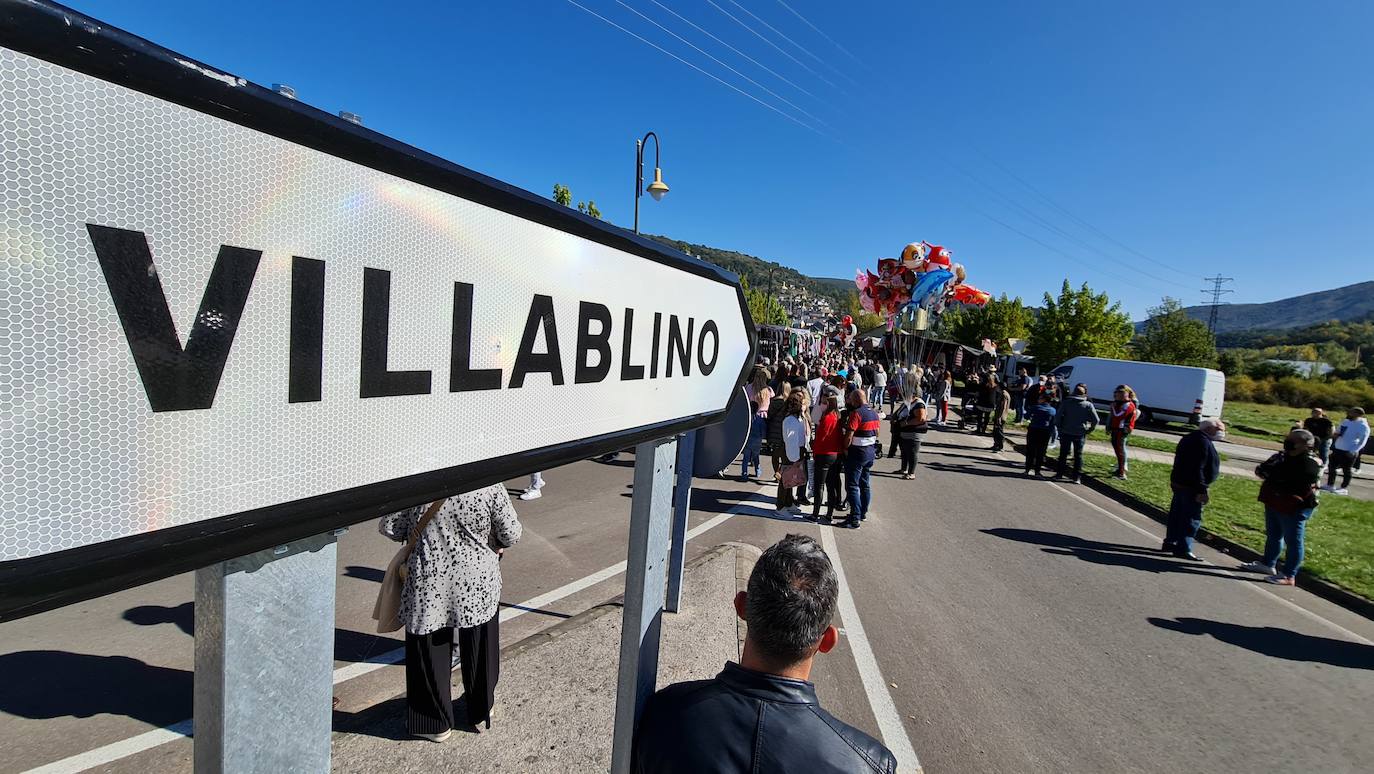 'Pulpadas', Feria de Ganado y más de 200 puestos llenan de color el Valle de Laciana.