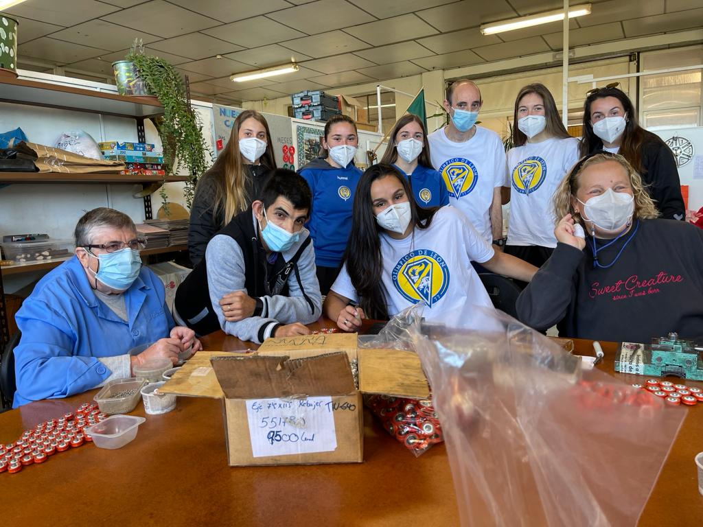 El equipo leonés visita las instalaciones de Asprona León