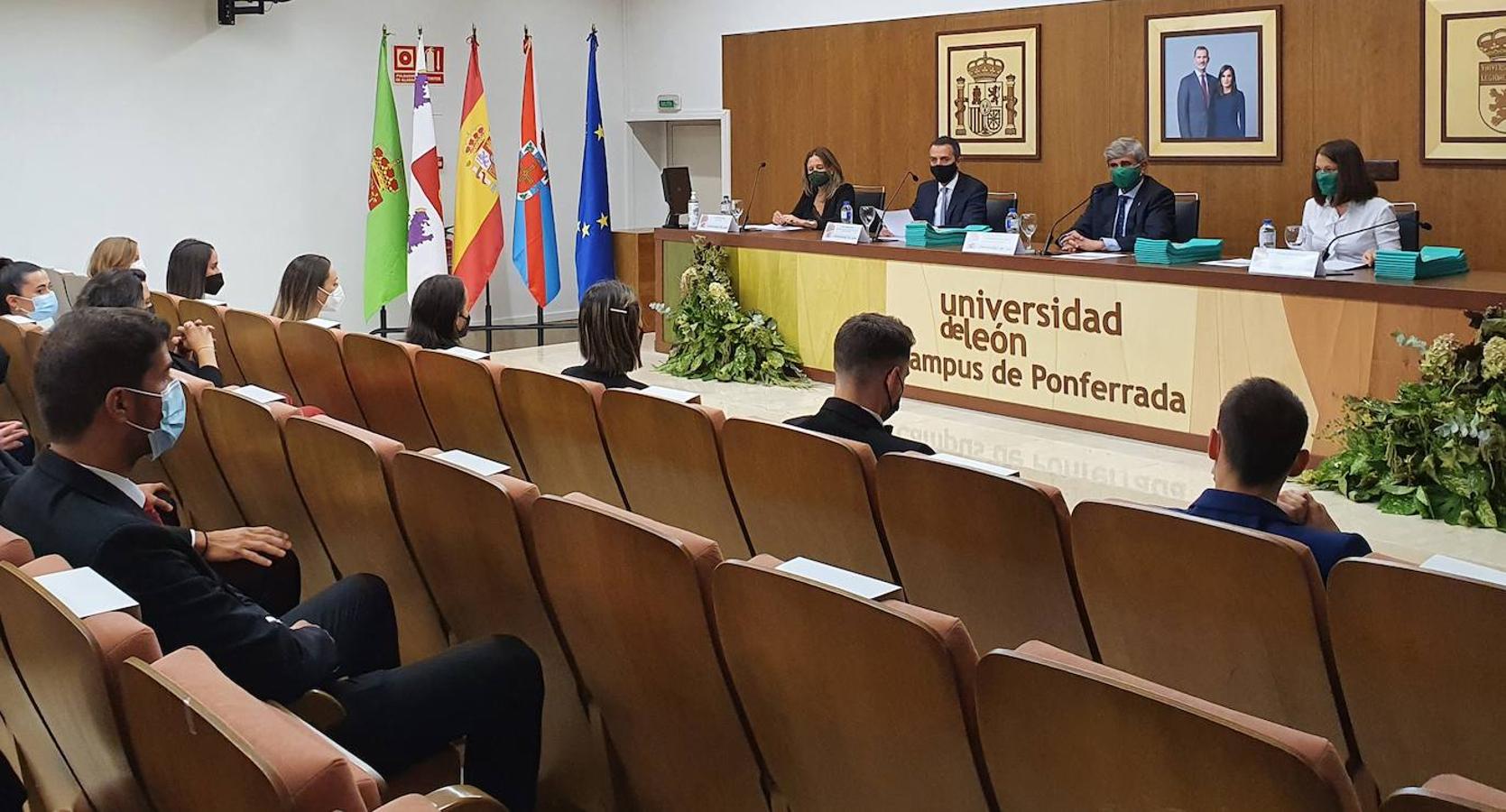 Fotos: Graduación de las VII promoción de Fisioterapia del Campus de Ponferrada