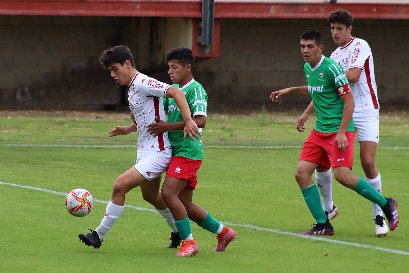 El Juvenil A culturalista sigue contando sus partidos en casa por victoria tras ganar al Trival Valderas