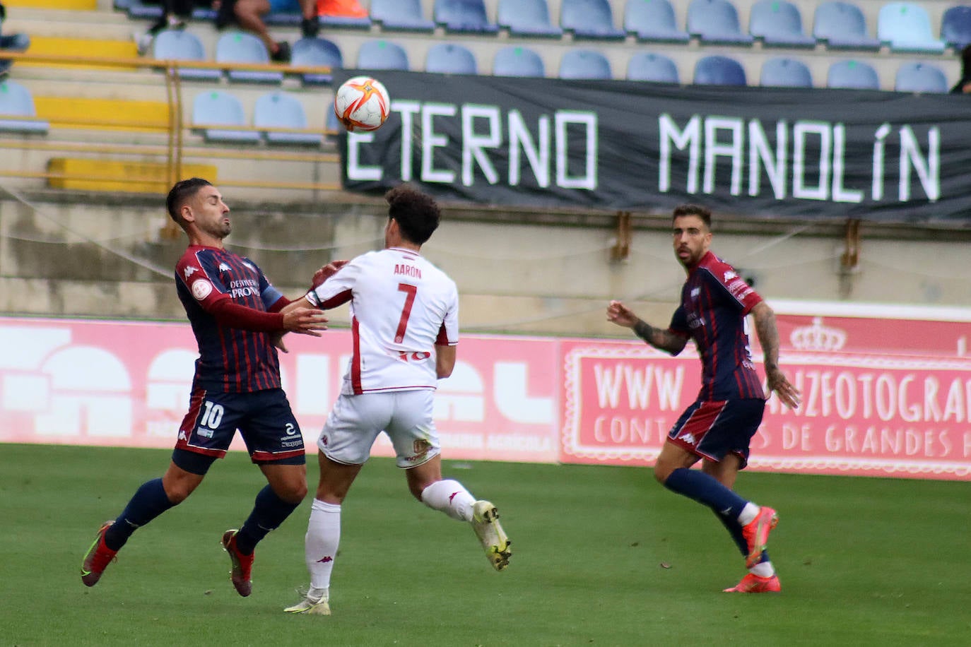 El conjunto leonés remonta para superar al Extremadura