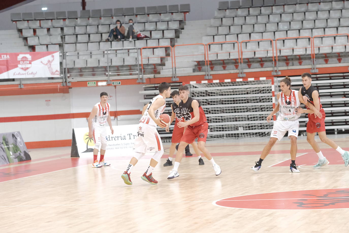 El conjunto leonés cosecha su tercera victoria de la temporada, esta vez ante Corinto Gijón Basket.