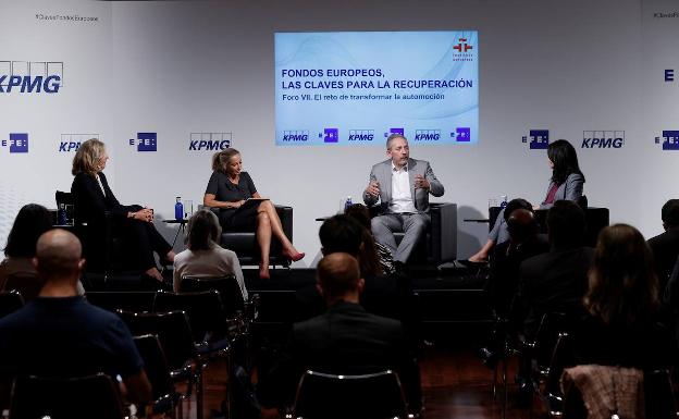 Begoña Cristeto (KPMG), María Helena Antolín, Alfonso Sancha y Emilia Pérez 