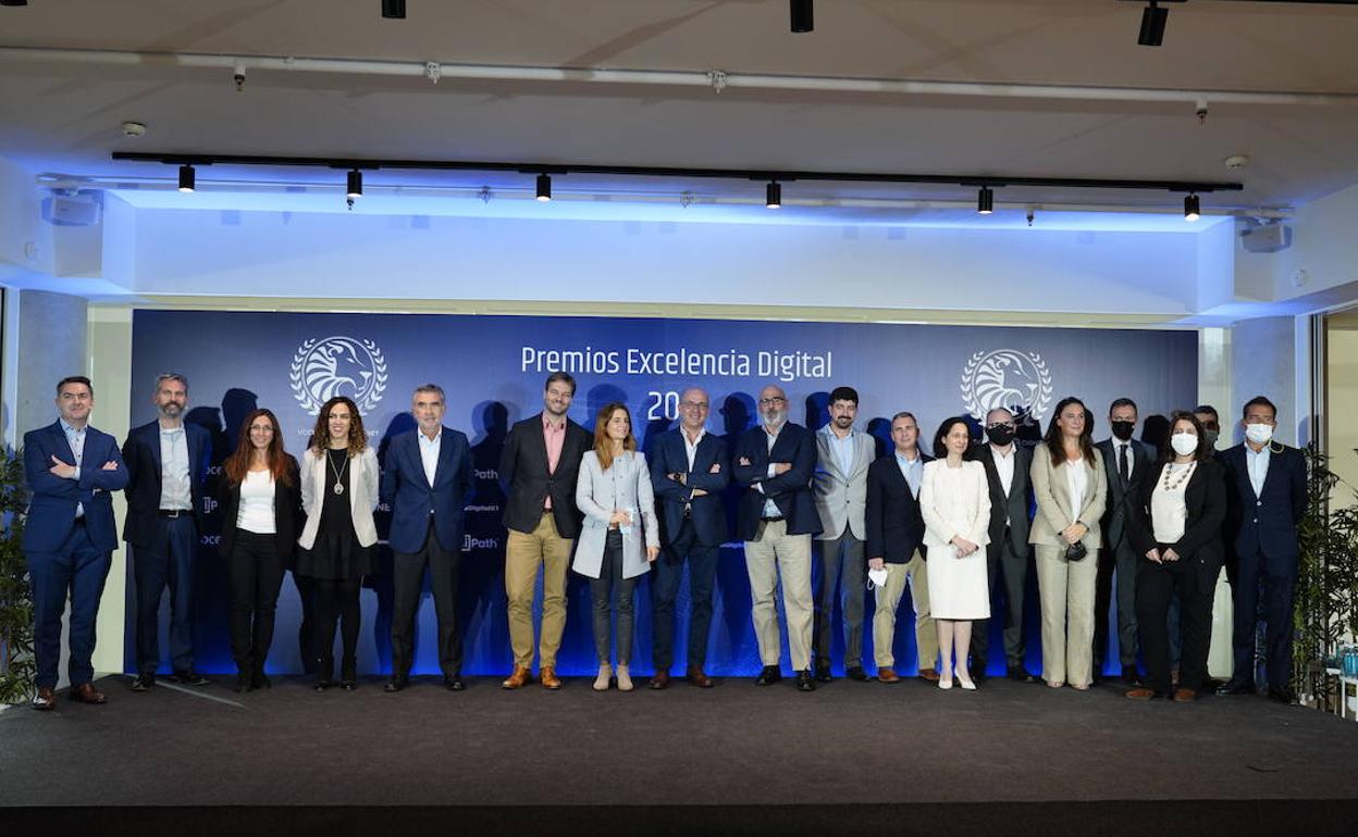 Foto de familia de los Premios Excelencia Digital 2021.