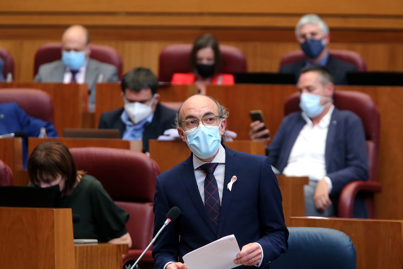 Los partidos debaten la situación de la comunidad y diferentes propuestas e iniciativas.