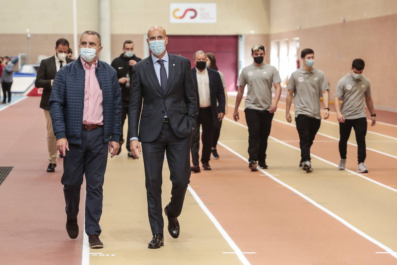 El presidente del Consejo Superior de Deportes (CSD), José Manuel Franco, visita el Centro de Alto Rendimiento de León (CAR).