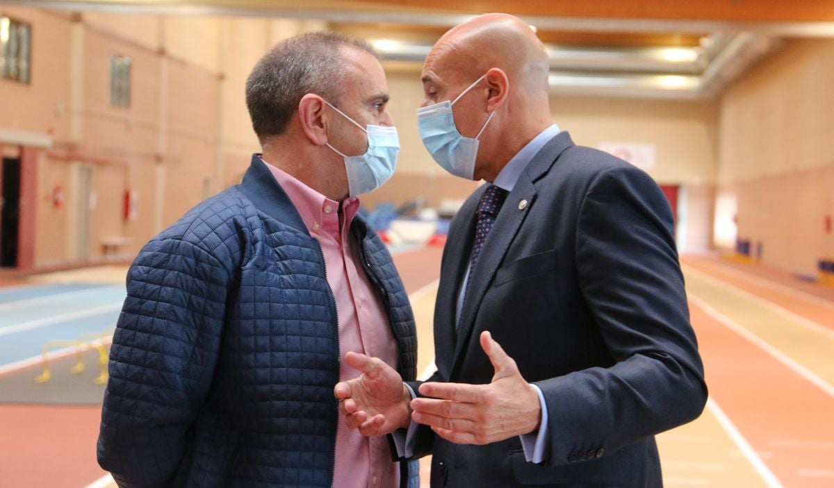 El presidente del Consejo Superior de Deportes (CSD), José Manuel Franco, visita el Centro de Alto Rendimiento de León (CAR).