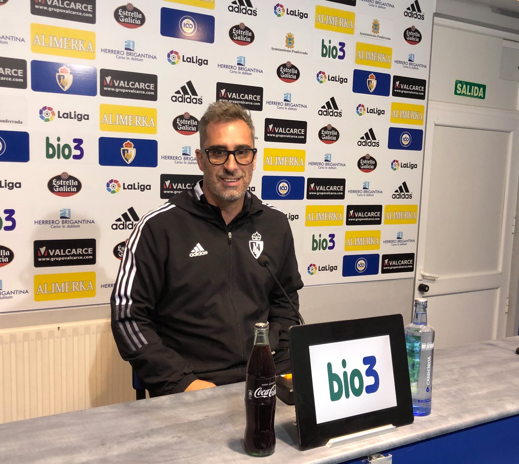 Jon Pérez Bolo, entrenador de la Deportiva, en la rueda de prensa previa al encuentro ante el Real Zaragoza.