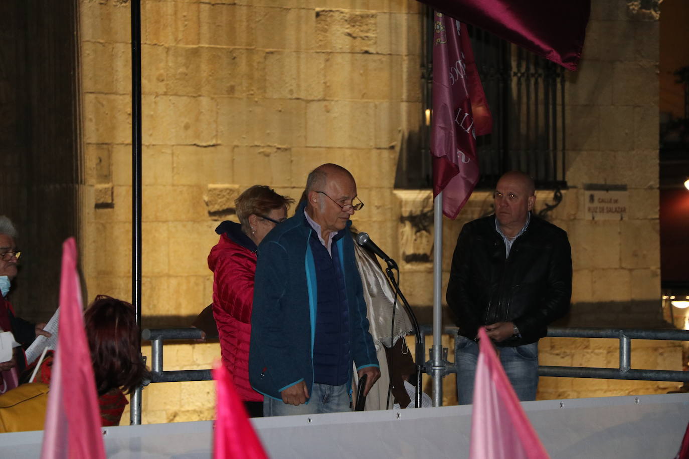 Fotos: Concentración en favor de la autonomía de la Región Leonesa