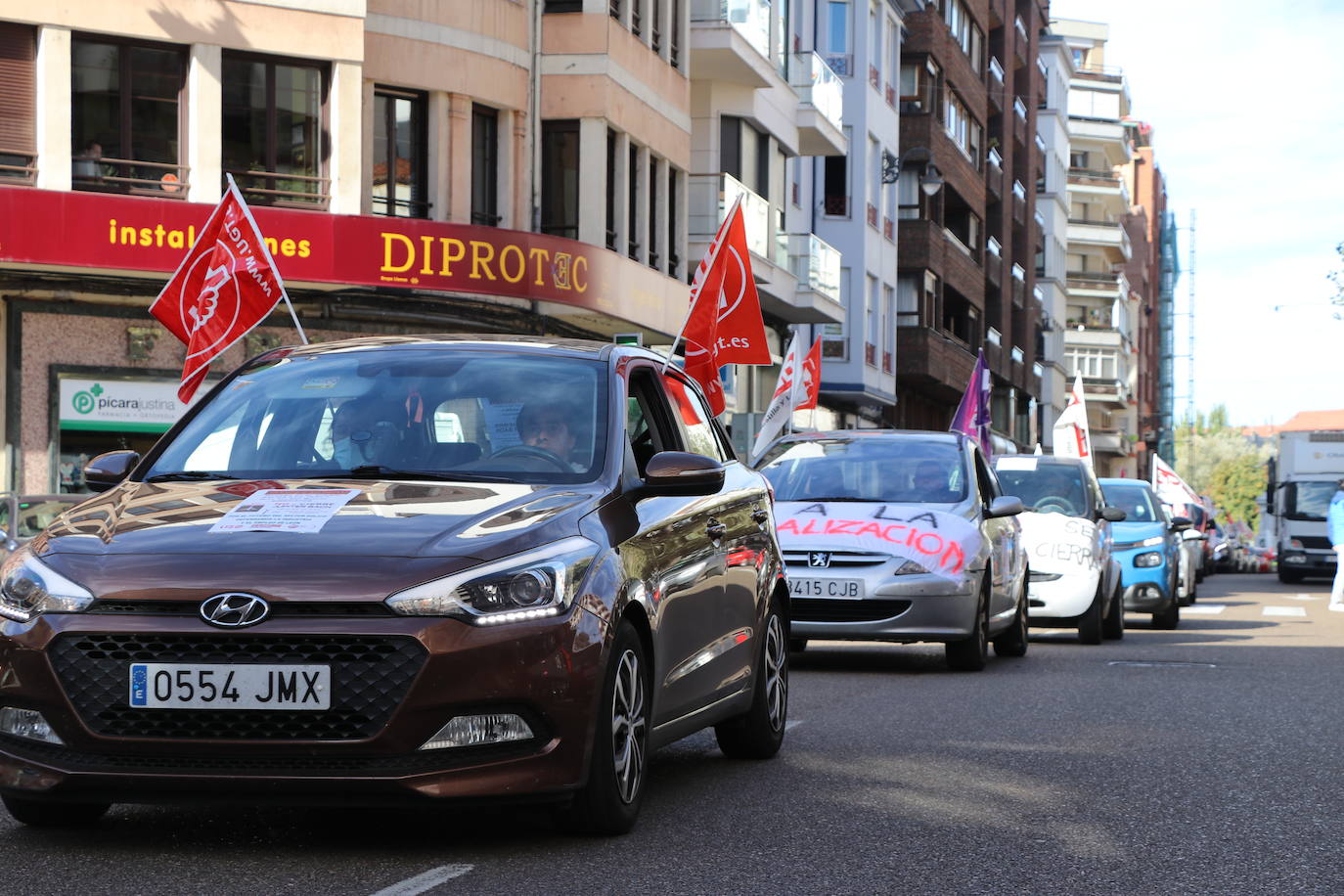 Fotos: Caravana de vehículos de Jupiter Bach contra el cierre