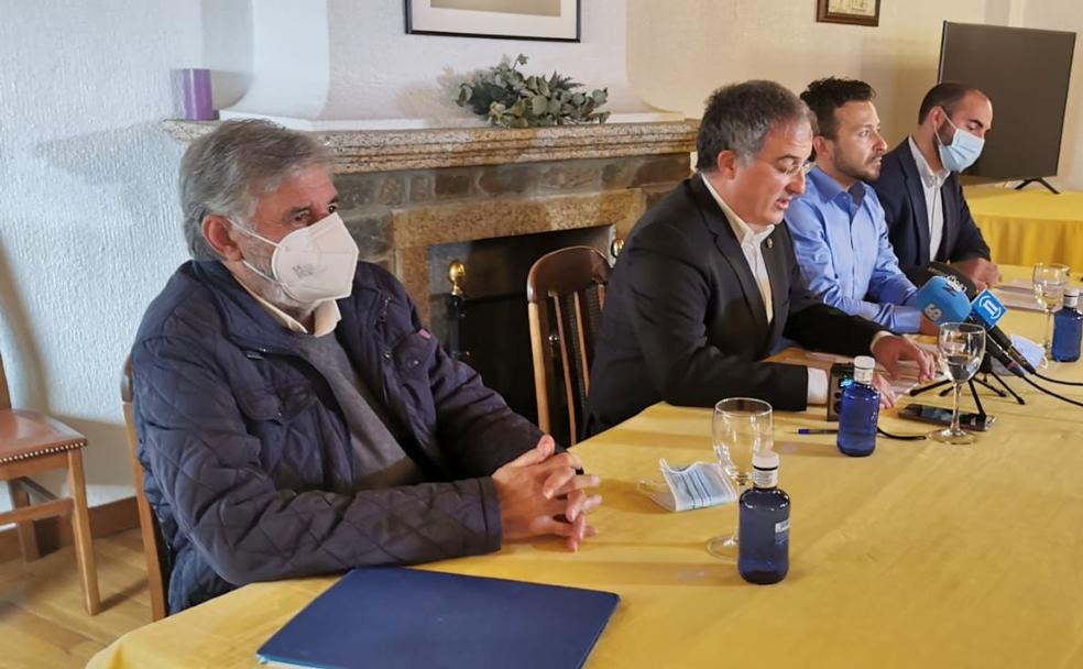 Arsenio García, Pablo Peyuca, Manuel Ortiz y Javier Guzmán, durante la comparecencia de este jueves. 