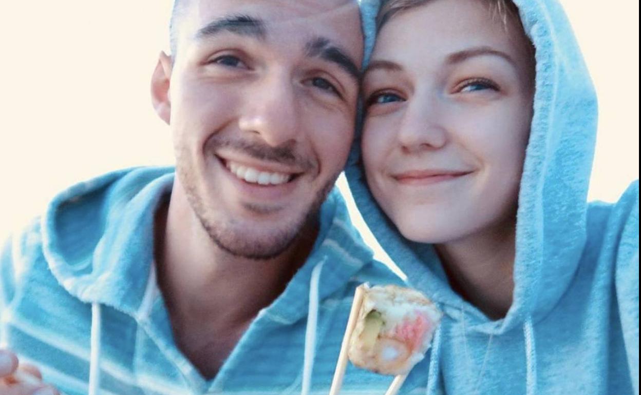 Gabby Petito y su novio Brian Laundrie.