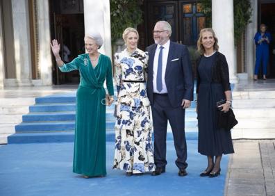 Imagen secundaria 1 - Felipe de Grecia y Nina Flohr congregan a la realeza europeaen su boda