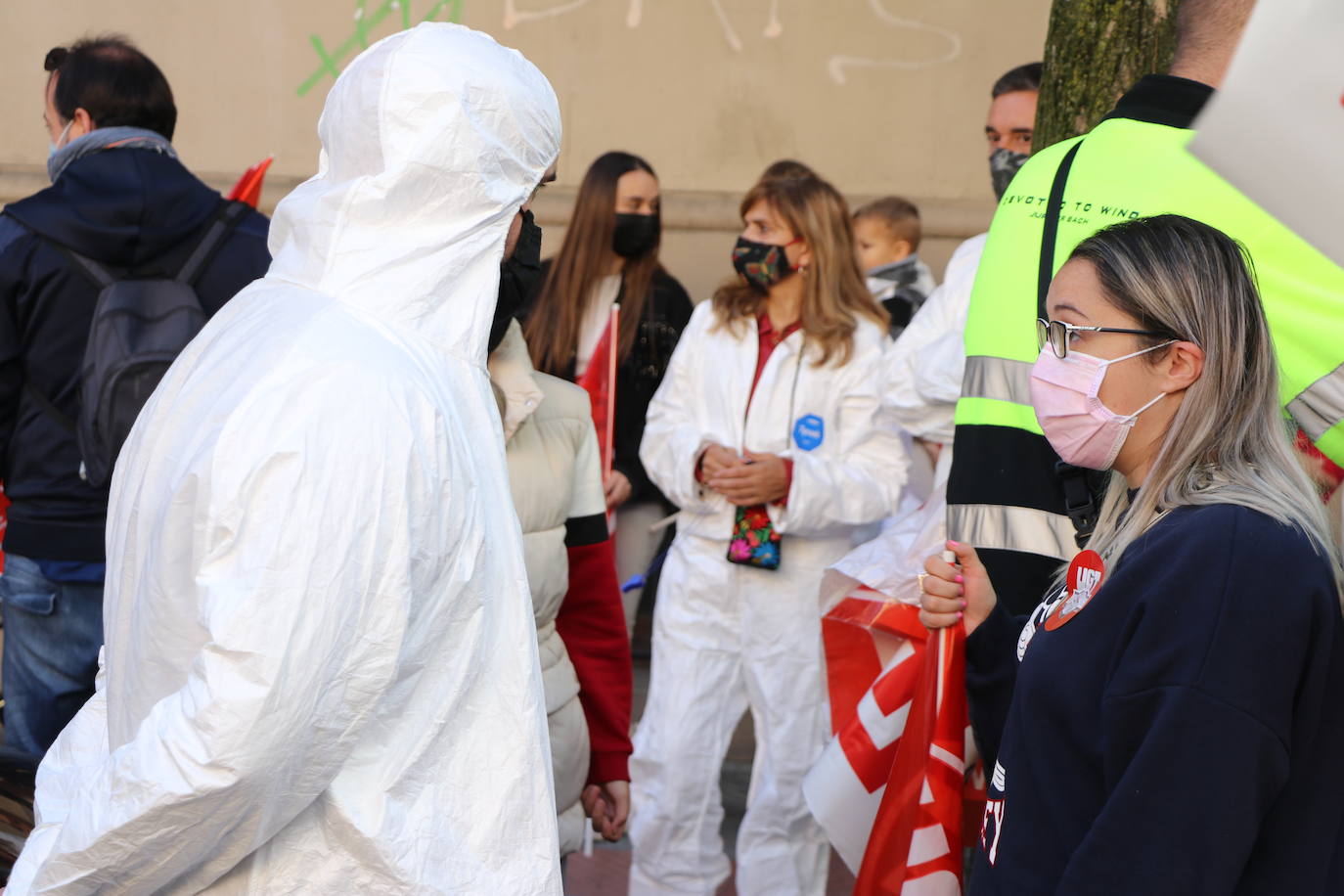 Reclaman que no haya deslocalización de sus puestos de trabajo y que no se siga adelante con la desindustrialización de León.