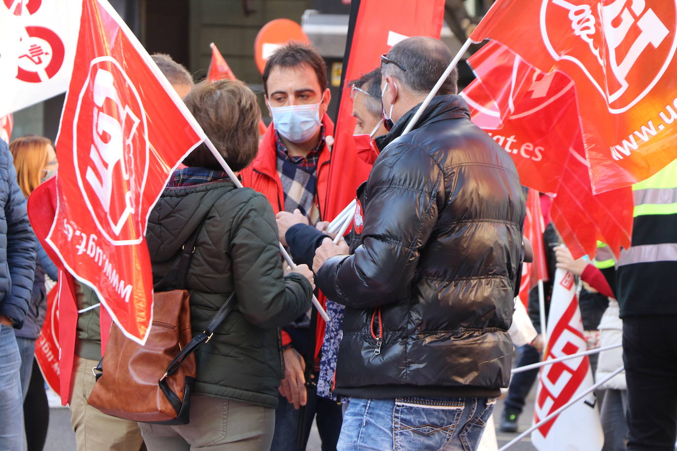 Reclaman que no haya deslocalización de sus puestos de trabajo y que no se siga adelante con la desindustrialización de León.